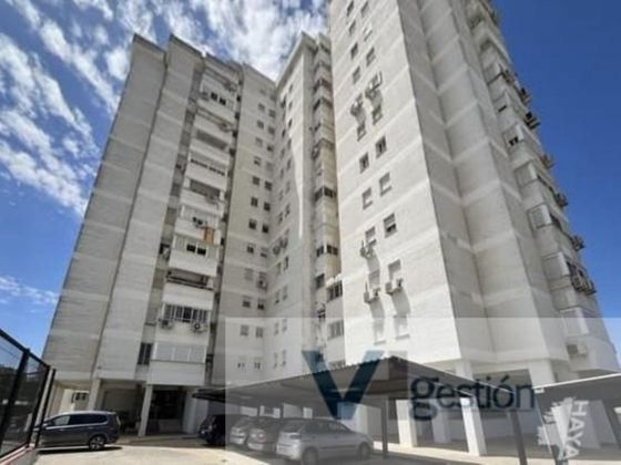 Foto 2 de Venta de piso en Pedro Salvador - Las Palmeritas de 3 habitaciones con terraza y aire acondicionado