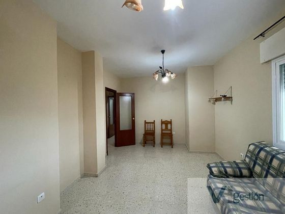 Foto 2 de Venta de piso en Villamartín de 2 habitaciones y 54 m²