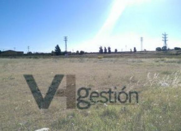 Foto 1 de Venta de terreno en Utrera de 85304 m²