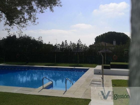 Foto 1 de Venta de casa en Santa Eufemia de 4 habitaciones con terraza y piscina