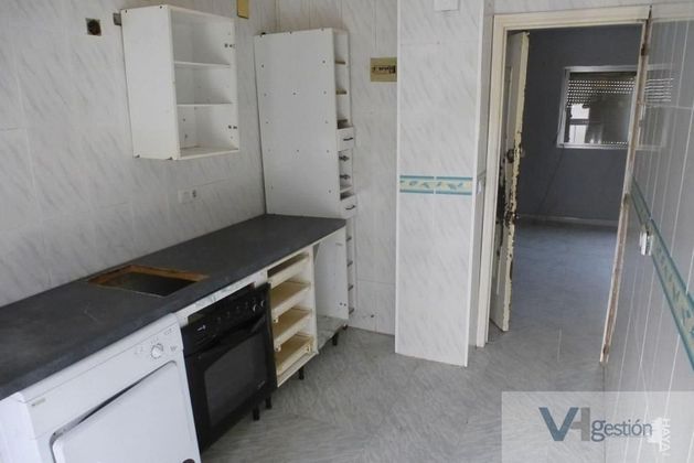 Foto 2 de Venta de piso en Poligono Norte - Villegas - La Fontanilla de 3 habitaciones y 68 m²