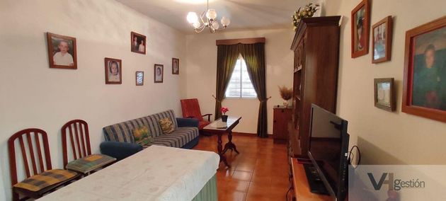 Foto 1 de Casa en venda a Villamartín de 4 habitacions amb terrassa i balcó