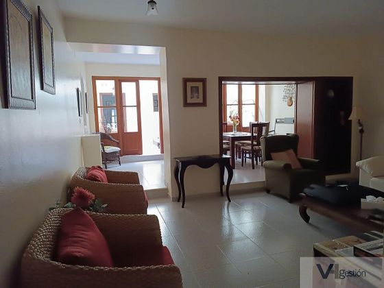 Foto 2 de Venta de casa en Villamartín de 4 habitaciones y 320 m²