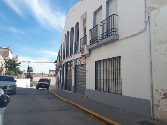 Foto 2 de Venta de casa adosada en Guadalcázar de 4 habitaciones con terraza y balcón