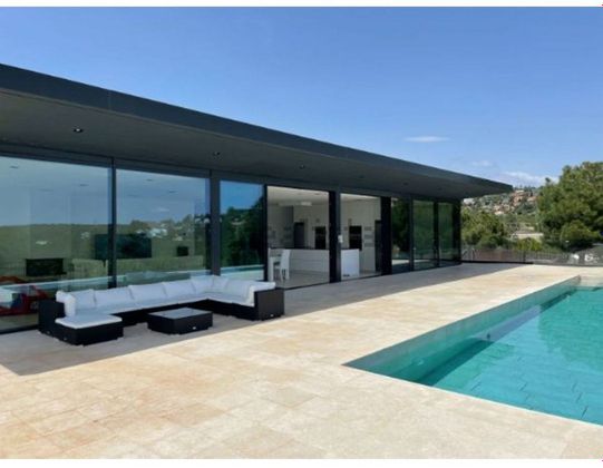 Foto 1 de Xalet en venda a Bellavista-Salud y alegría de 3 habitacions amb terrassa i piscina