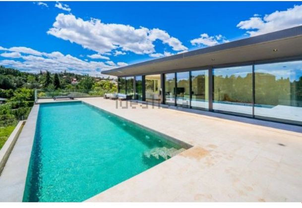 Foto 2 de Xalet en venda a Bellavista-Salud y alegría de 3 habitacions amb terrassa i piscina