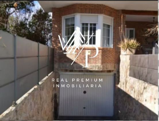 Foto 1 de Casa en venda a Villanueva de la Cañada de 6 habitacions amb terrassa i garatge