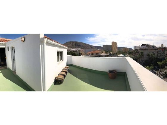 Foto 1 de Venta de dúplex en Los Cristianos - Playa de las Américas de 3 habitaciones con terraza y garaje