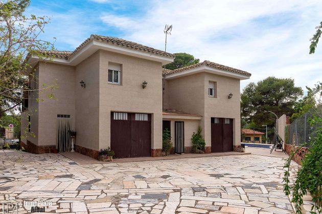 Foto 1 de Casa en venda a Vilamarxant de 6 habitacions amb piscina i garatge