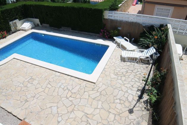 Foto 2 de Chalet en venta en Miami Platja - Miami Playa de 3 habitaciones con terraza y piscina