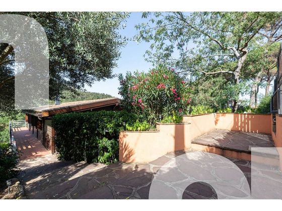 Foto 2 de Casa en venda a Llinars del Valles de 4 habitacions amb terrassa i piscina