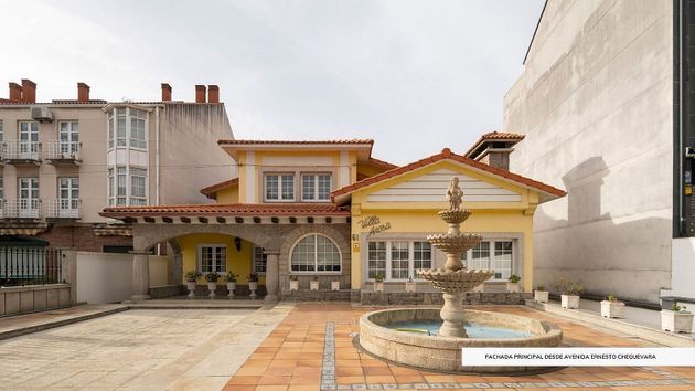 Foto 1 de Xalet en venda a avenida Ernesto Che Guevara de 5 habitacions amb piscina i jardí