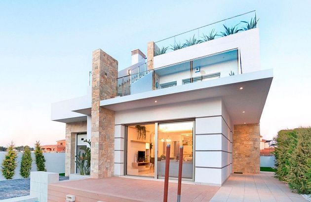 Foto 2 de Casa en venda a La Dorada - Rame de 3 habitacions amb terrassa i piscina
