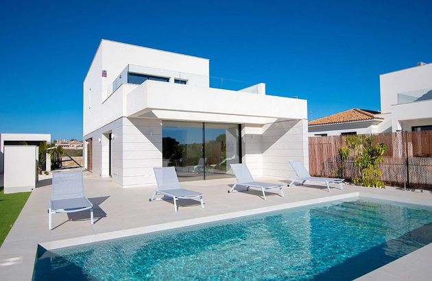 Foto 2 de Casa en venta en Montesinos (Los) de 3 habitaciones con terraza y piscina