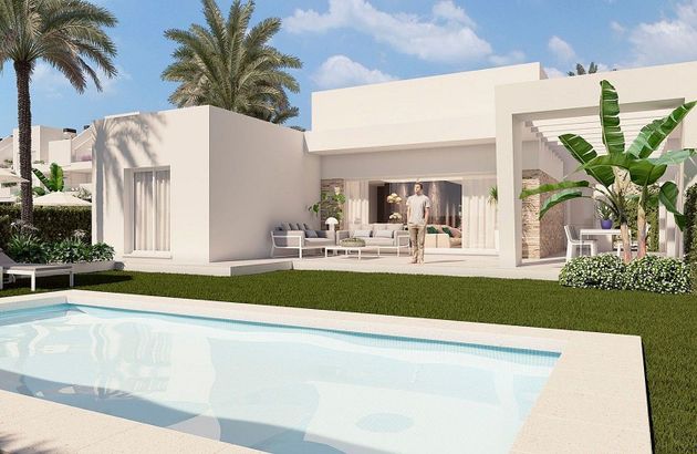Foto 2 de Casa en venta en Algorfa de 3 habitaciones con terraza y piscina
