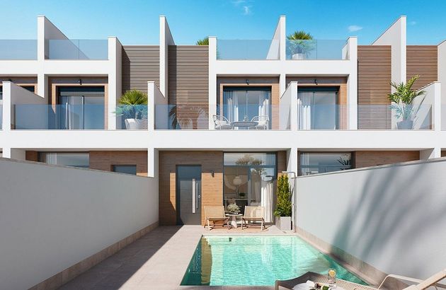 Foto 2 de Casa en venta en San Pedro del Pinatar de 3 habitaciones con terraza y piscina