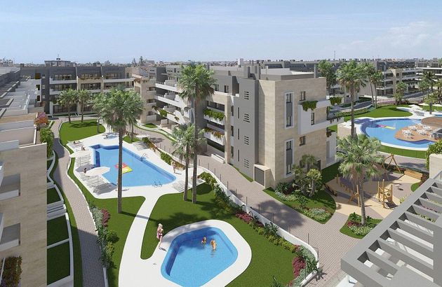 Foto 2 de Piso en venta en Playa Flamenca - Punta Prima de 3 habitaciones con terraza y piscina