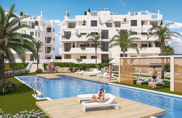 Foto 1 de Àtic en venda a Mar Menor Golf de 2 habitacions amb terrassa i piscina