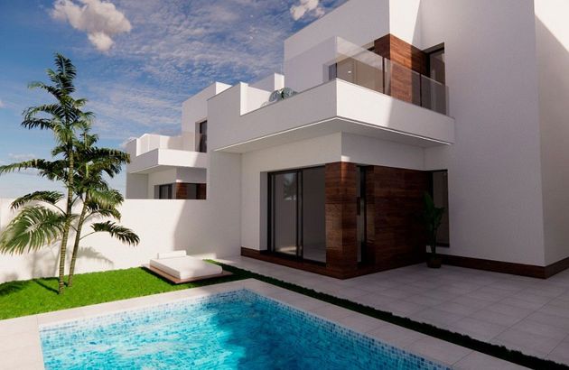 Foto 1 de Casa en venda a Daya Vieja de 3 habitacions amb terrassa i piscina