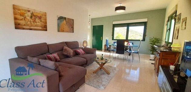 Foto 1 de Casa adossada en venda a Alcalalí de 4 habitacions amb terrassa i piscina