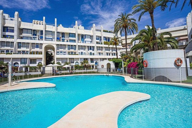 Foto 1 de Dúplex en lloguer a Playa de la Fontanilla de 2 habitacions amb terrassa i piscina