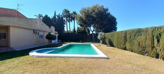 Foto 1 de Venta de chalet en San Juan de Alicante/Sant Joan d´Alacant de 6 habitaciones con terraza y piscina
