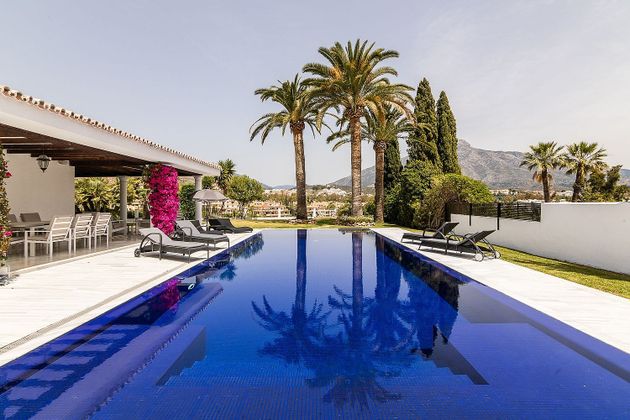 Foto 1 de Alquiler de chalet en Los Naranjos - Las Brisas de 5 habitaciones con terraza y piscina