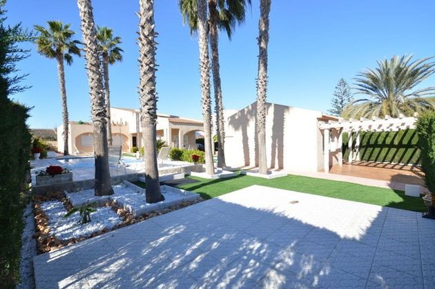 Foto 2 de Chalet en venta en Los Balcones - Los Altos del Edén de 5 habitaciones con terraza y piscina