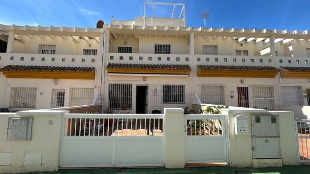 Foto 2 de Casa adosada en venta en calle Del Mar de 4 habitaciones con terraza y piscina