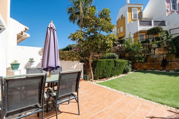 Foto 2 de Casa adossada en venda a Casares de 3 habitacions amb terrassa i piscina