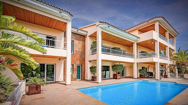 Foto 1 de Chalet en venta en Altea la Vella de 5 habitaciones con terraza y piscina