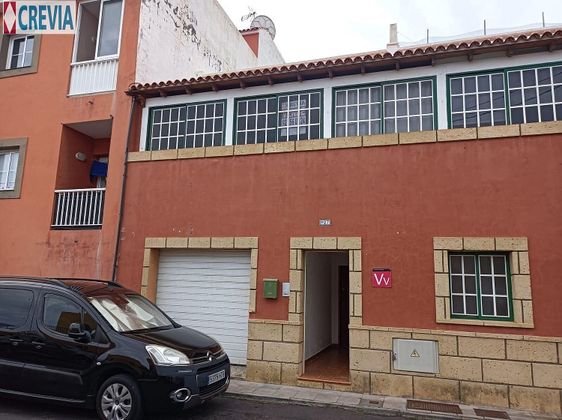Foto 1 de Piso en venta en calle Los Menceyes de 3 habitaciones con terraza y balcón