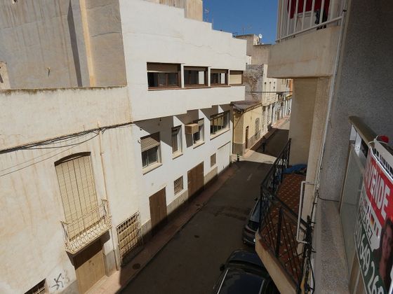 Foto 2 de Venta de piso en calle Hernan Cortes de 3 habitaciones con terraza y balcón
