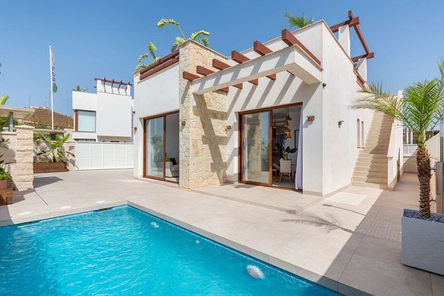 Foto 1 de Casa adossada en venda a avenida Ciudad de Castellon de 3 habitacions amb terrassa i piscina