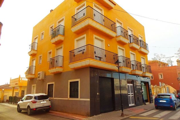 Foto 1 de Pis en venda a calle Consultorio de 2 habitacions amb terrassa i balcó