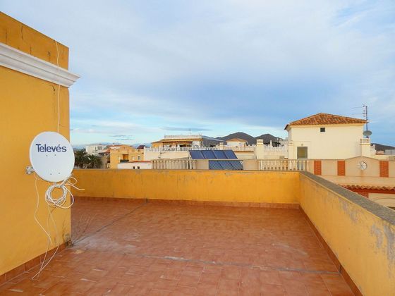 Foto 2 de Pis en venda a calle Consultorio de 2 habitacions amb terrassa i balcó