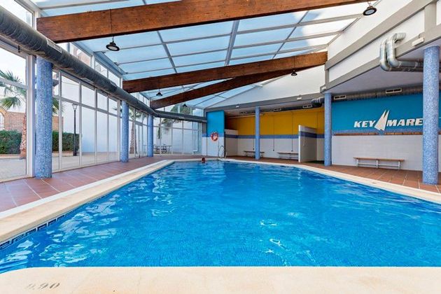 Foto 2 de Casa adossada en venda a calle Tomillo de 3 habitacions amb terrassa i piscina