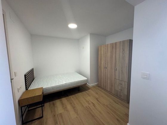 Foto 2 de Alquiler de piso en Alcoy/Alcoi de 4 habitaciones con terraza y muebles