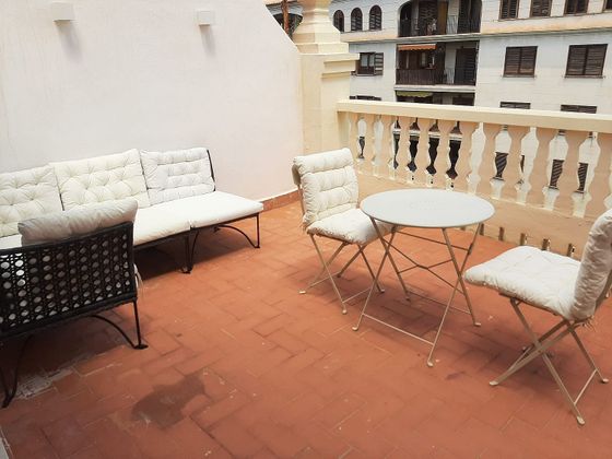 Foto 1 de Alquiler de ático en calle Guillem de Castro de 1 habitación con terraza y muebles