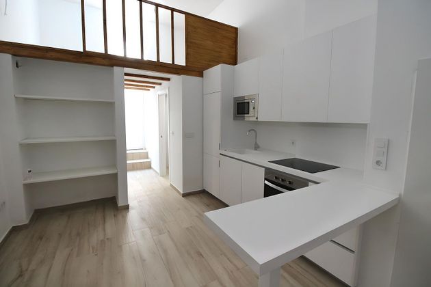 Foto 2 de Venta de piso en calle De Ripalda de 1 habitación con terraza y aire acondicionado