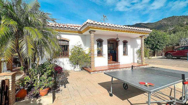 Foto 2 de Casa en venta en Frigiliana de 3 habitaciones con terraza y piscina