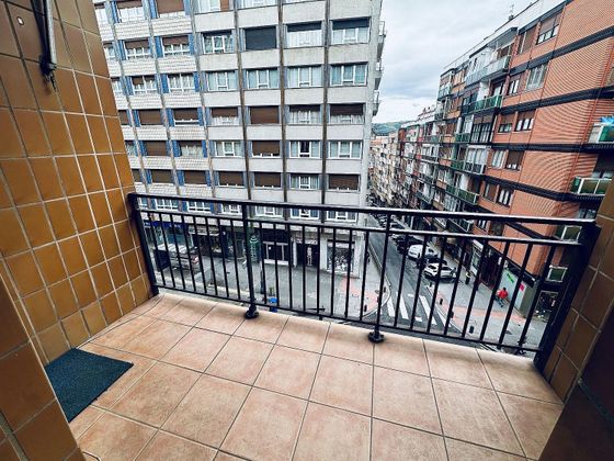 Foto 1 de Piso en venta en Santutxu de 3 habitaciones con terraza y ascensor