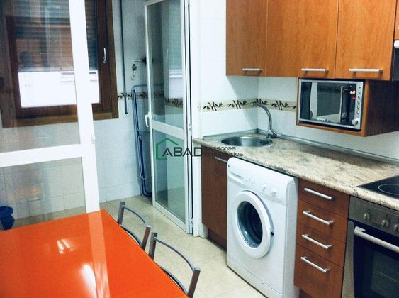 Foto 2 de Pis en venda a Centro - Desierto - Arrontegi de 2 habitacions amb garatge i calefacció