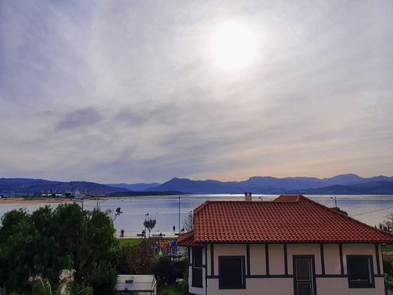Foto 2 de Pis en venda a Santoña de 3 habitacions amb terrassa i garatge