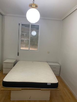 Foto 2 de Piso en venta en Portazgo de 2 habitaciones con calefacción