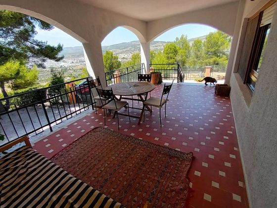 Foto 2 de Xalet en venda a Ibi de 4 habitacions amb terrassa i piscina