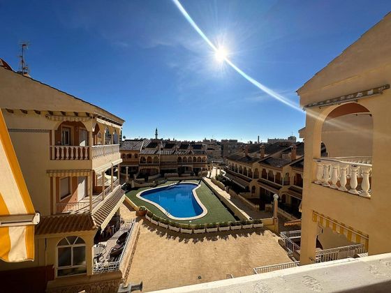 Foto 1 de Pis en venda a Bernabéu - Santa Pola Este de 2 habitacions amb terrassa i piscina