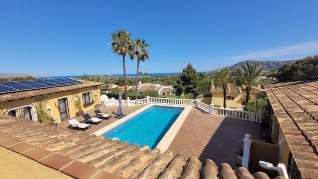 Foto 1 de Xalet en venda a Nucia (la) de 8 habitacions amb terrassa i piscina