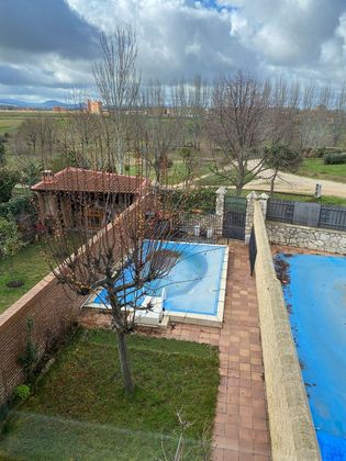 Foto 1 de Casa adossada en venda a Sector Plaza de Toros de 4 habitacions amb terrassa i piscina
