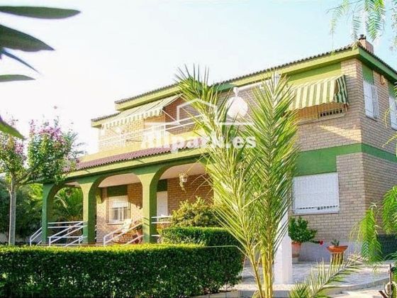 Foto 1 de Casa adossada en venda a Villafranqueza de 5 habitacions amb terrassa i garatge